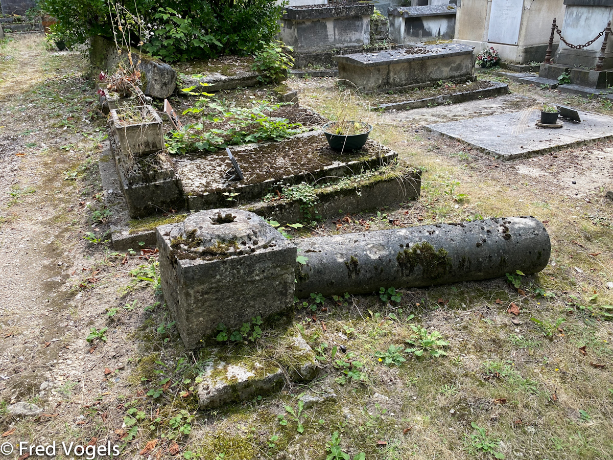 Visit Pere Lachaise 2021-106.jpg