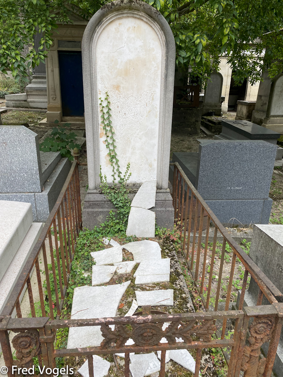 Visit Pere Lachaise 2021-169.jpg