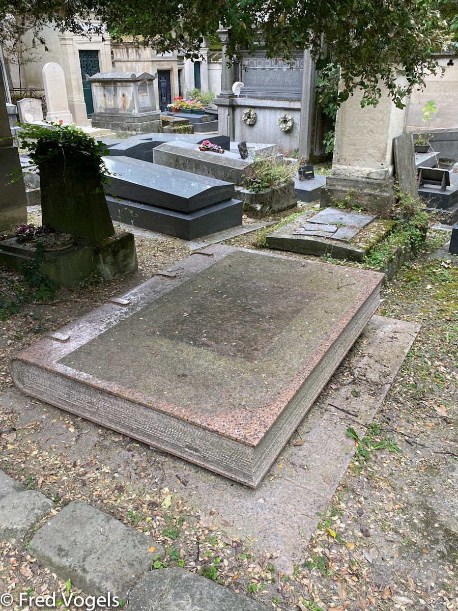 Visit Pere Lachaise 2021-178.jpg