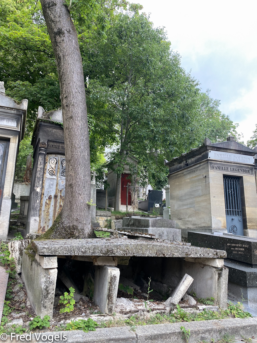 Visit Pere Lachaise 2021-214.jpg