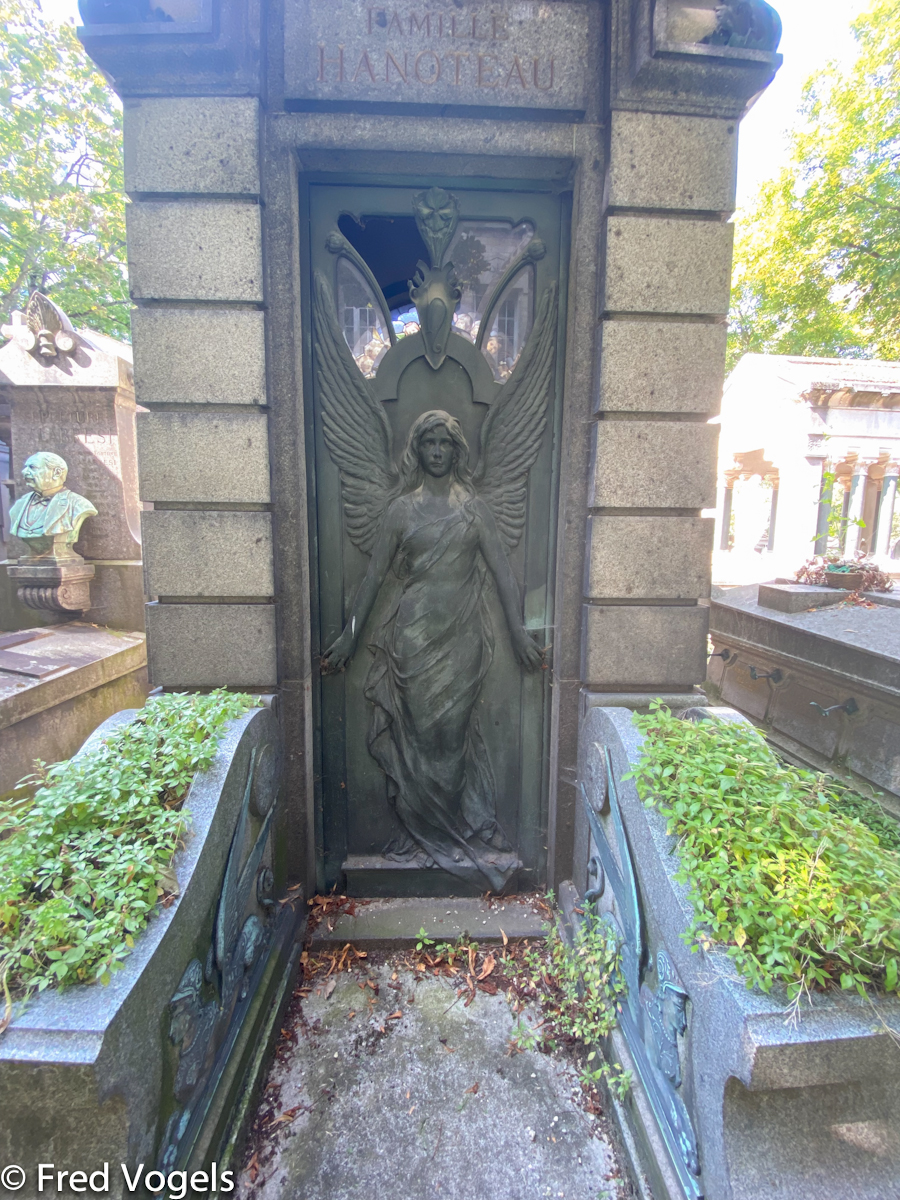 Visit Pere Lachaise 2021-226.jpg