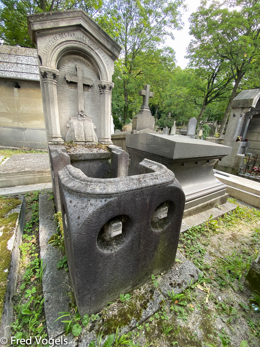 Visit Pere Lachaise 2021-245.jpg