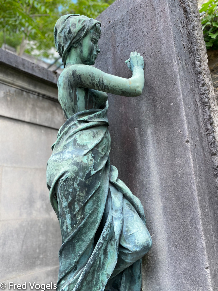 Visit Pere Lachaise 2021-273.jpg