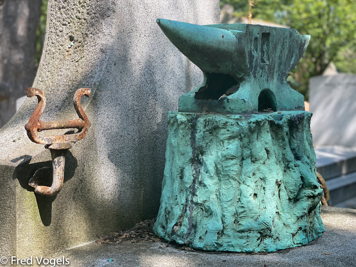 Visit Pere Lachaise 2021-331.jpg