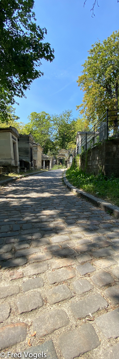 Visit Pere Lachaise 2021-369.jpg