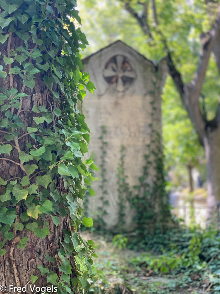 Visit Pere Lachaise 2021-375.jpg