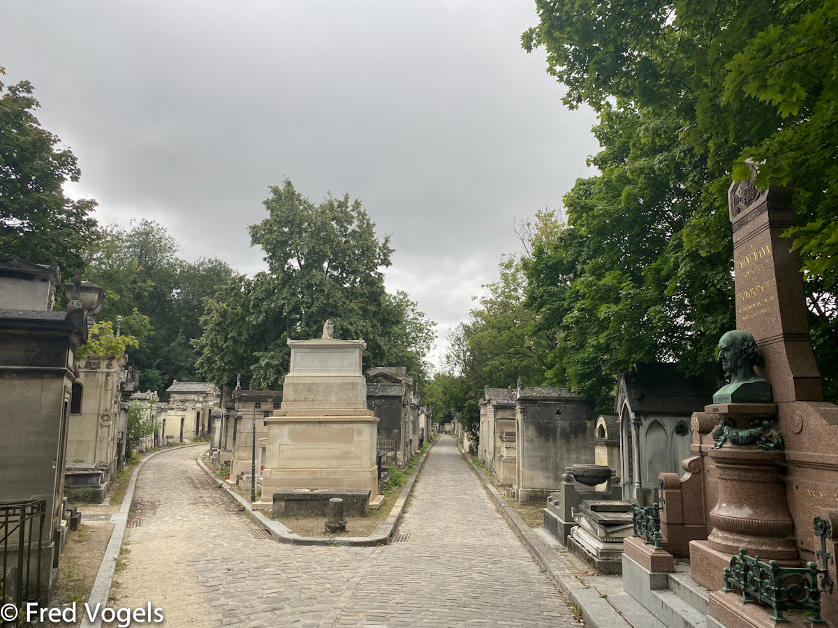 Visit Pere Lachaise 2021-410.jpg