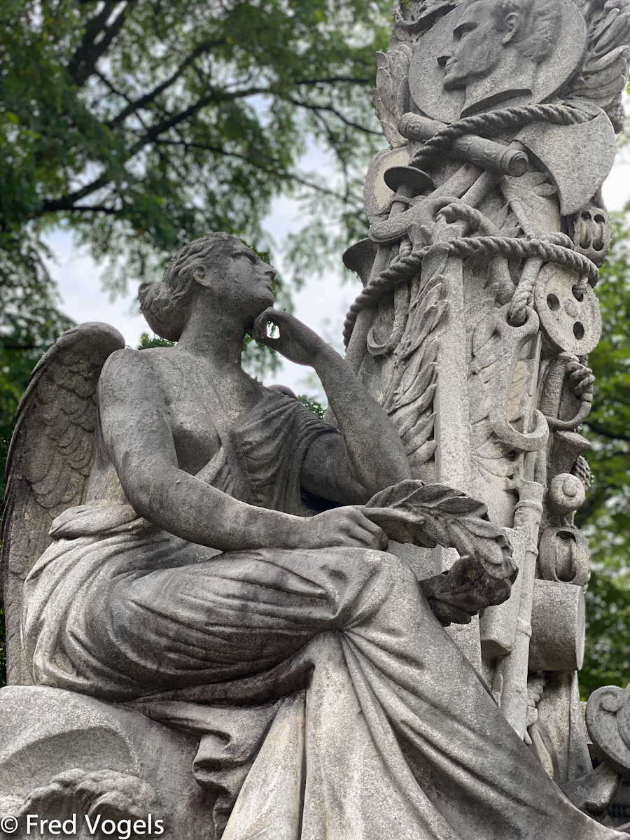 Visit Pere Lachaise 2021-425.jpg